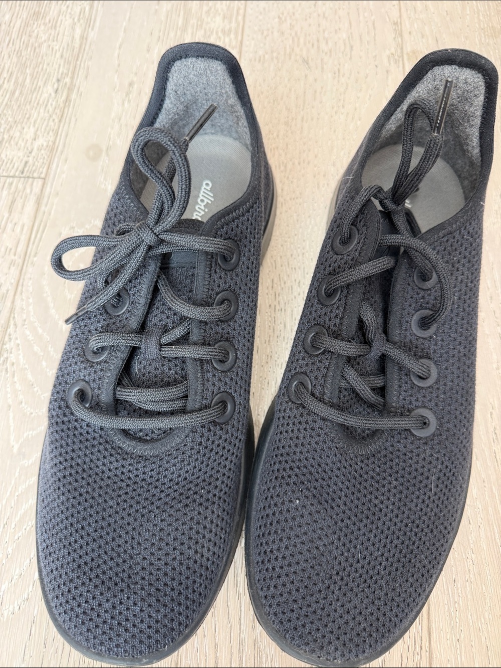 allbirds Men’s Dark Blue Knit Lace-Up Sneakers